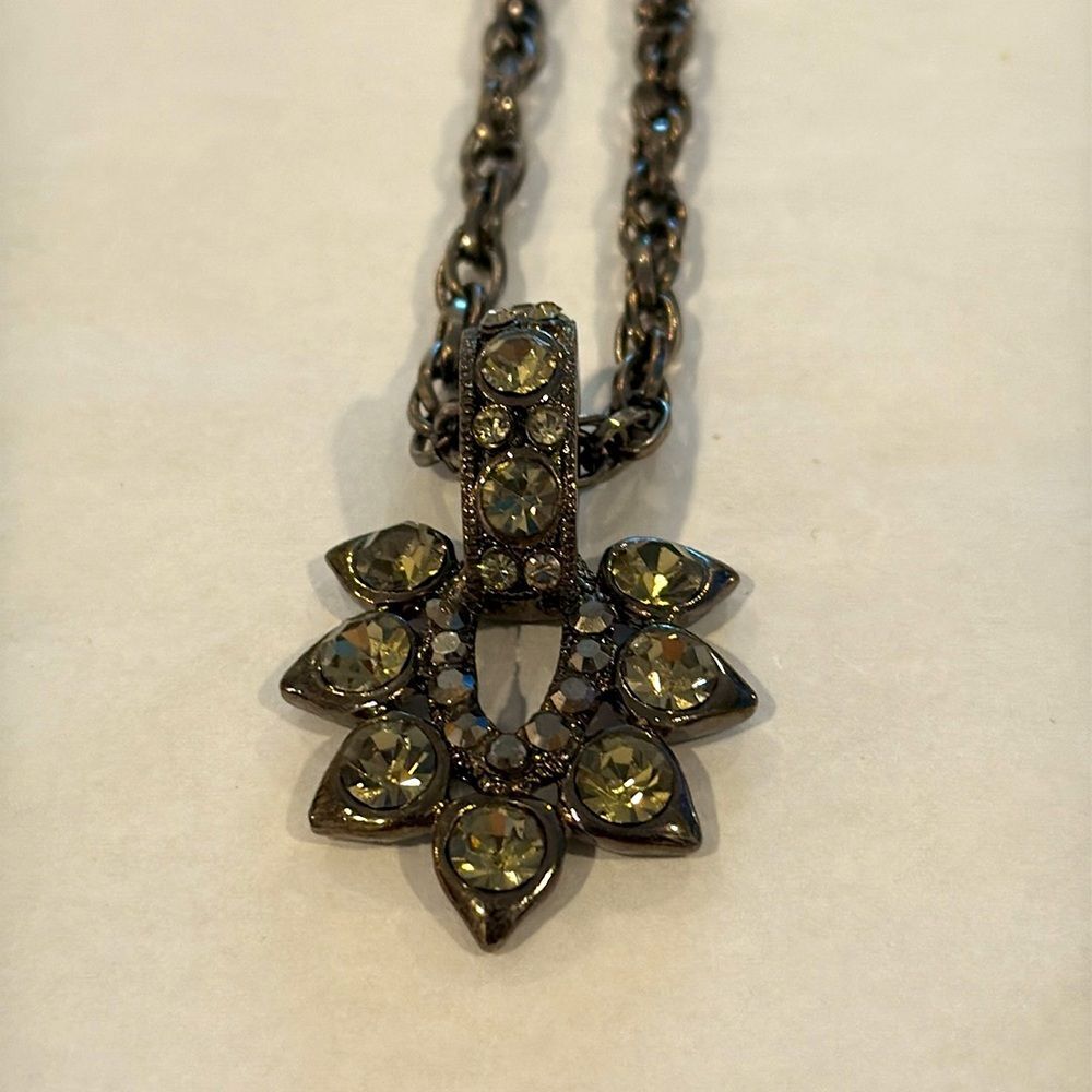 Elegant Black Greenish Rhinestone Pendant Necklace